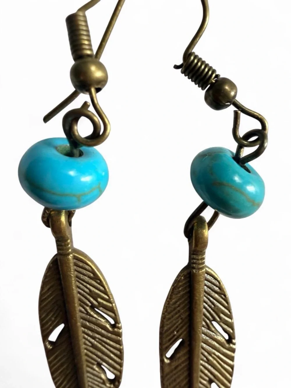 🪶 NWT Handmade Antique Bronze Feather & Turquoise Earrings - Picture 4 of 5